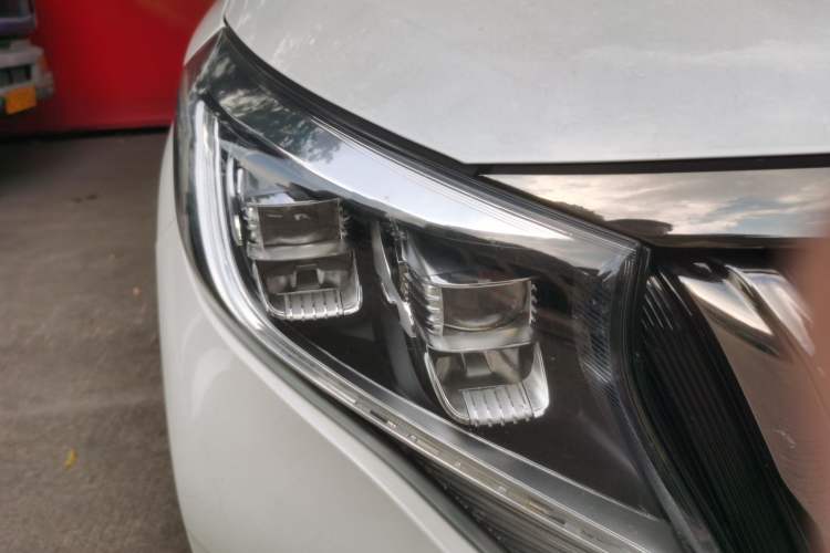 Used GAC Trumpchi M8 2021 Master Series 390T Prestige Edition Right Front Headlight