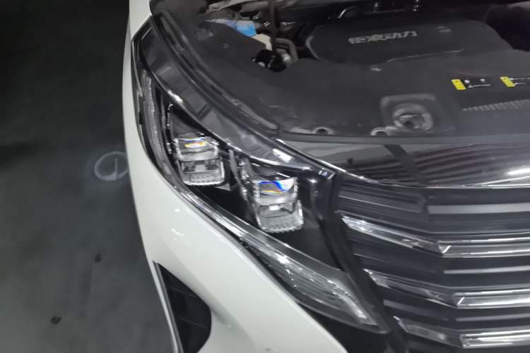 Used GAC Trumpchi M8 2021 Lingxiu Series 390T Ultimate Edition Right Front Headlight