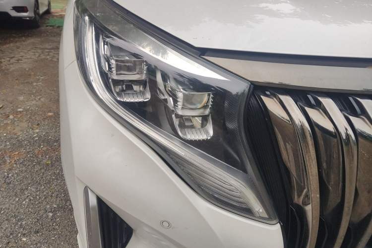 Used GAC Trumpchi M8 2021 Master Series 390T Prestige Edition Right Front Headlight