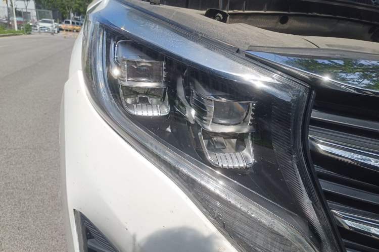 Used GAC Trumpchi M8 2021 Lingxiu Series 390T Deluxe Edition Right Front Headlight
