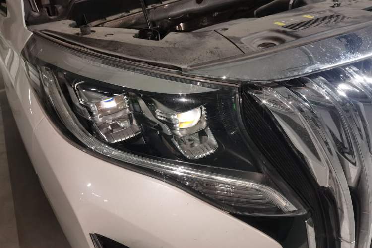 Used GAC Trumpchi M8 2021 Revised Version Lingxiu Series 390T Luxury Edition Right Front Headlight