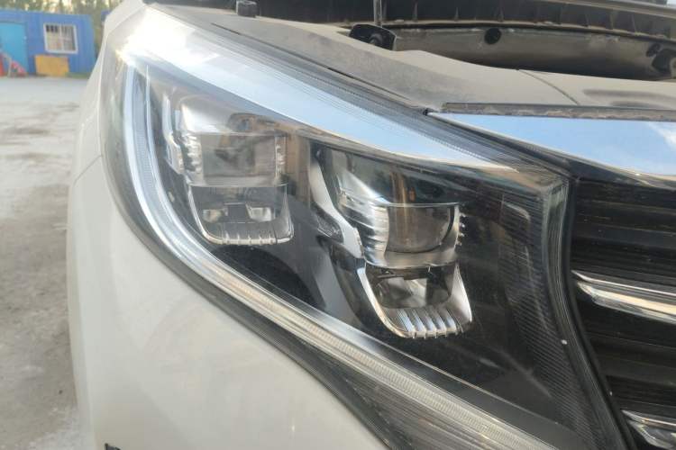 Used GAC Trumpchi M8 2021 Lingxiu Series 390T Luxury Edition Right Front Headlight