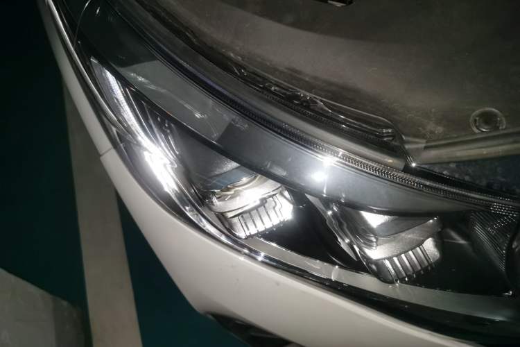 Used GAC Trumpchi M8 2021 Lingxiu Series 390T Deluxe Edition Right Front Headlight