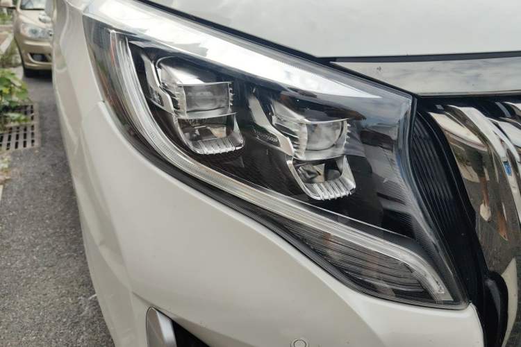 Used GAC Trumpchi M8 2021 Master Series 390T Ultimate Edition Right Front Headlight