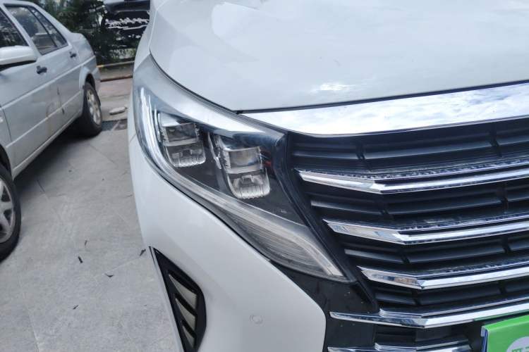 Used GAC Trumpchi M8 2021 Lingxiu Series 390T Deluxe Edition Right Front Headlight