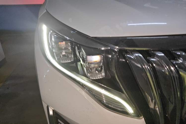 Used GAC Trumpchi M8 2021 Lingxiu Series 390T Deluxe Edition Right Front Headlight