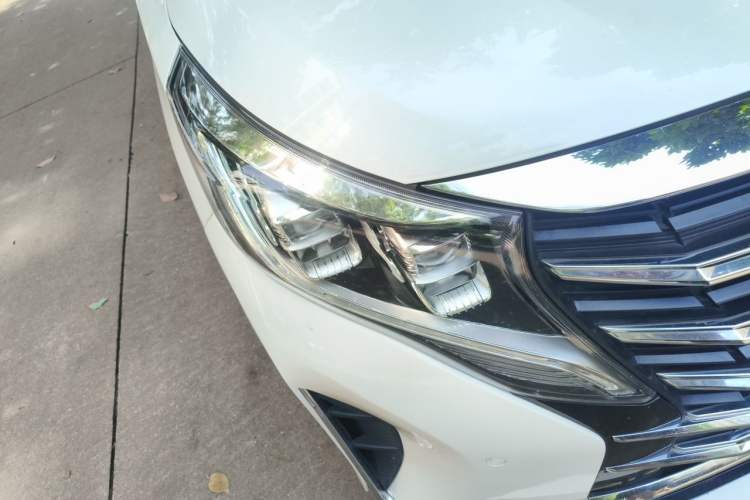 Used GAC Trumpchi M8 2021 Lingxiu Series 390T Deluxe Edition Right Front Headlight