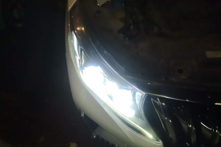 Used GAC Trumpchi M8 2021 Master Series 390T Ultimate Edition Right Front Headlight