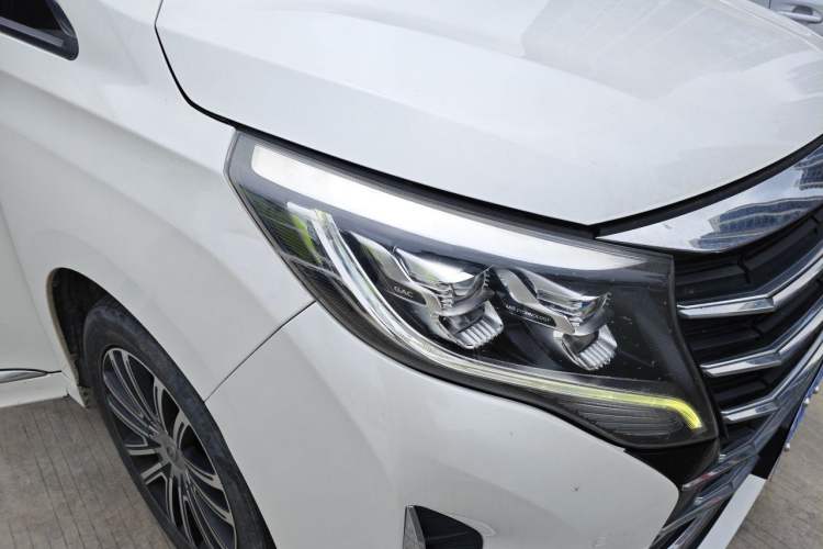 Used GAC Trumpchi M8 2021 Lingxiu Series 390T Deluxe Edition Right Front Headlight
