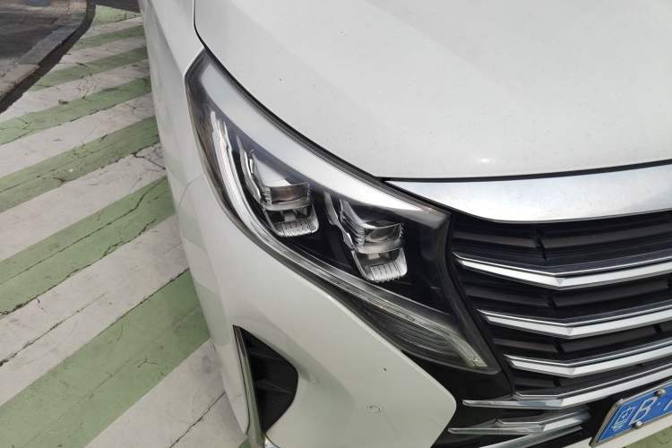 Used GAC Trumpchi M8 2021 Lingxiu Series 390T Ultimate Edition Right Front Headlight