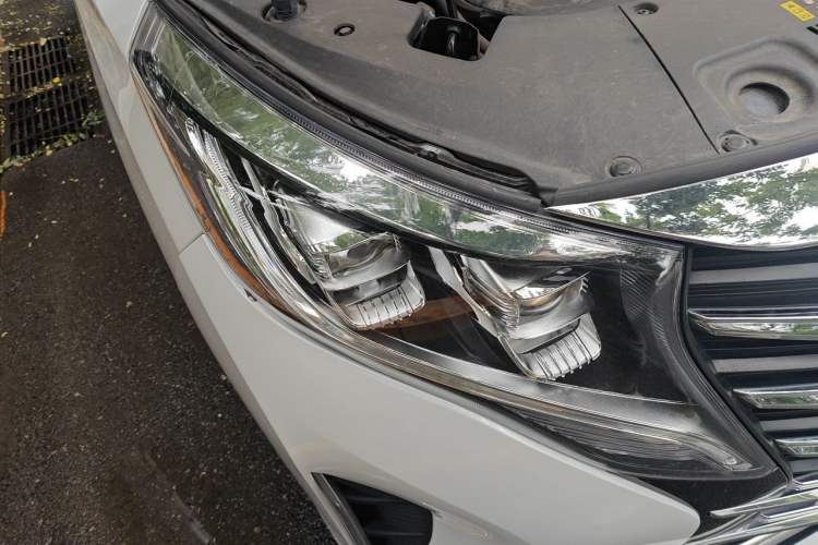 Used GAC Trumpchi M8 2021 Lingxiu Series 390T Deluxe Edition Right Front Headlight