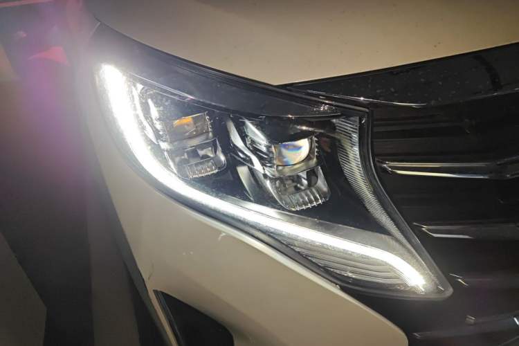 Used GAC Trumpchi M8 2021 Lingxiu Series 390T Deluxe Edition Right Front Headlight