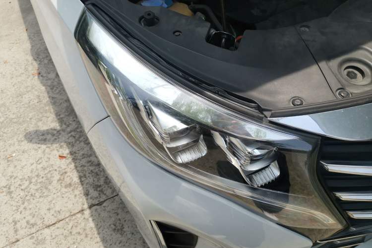 Used GAC Trumpchi M8 2021 Lingxiu Series 390T Deluxe Edition Right Front Headlight