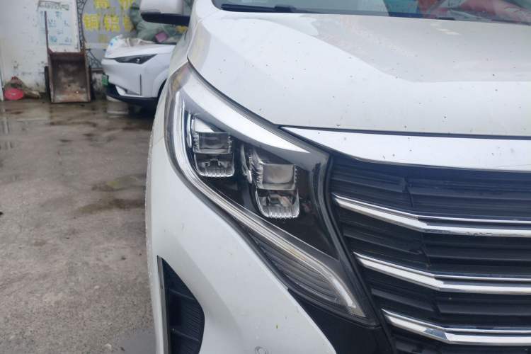 Used GAC Trumpchi M8 2021 Lingxiu Series 390T Deluxe Edition Right Front Headlight