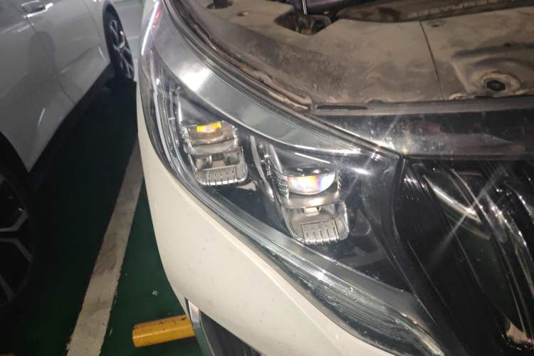 Used GAC Trumpchi M8 2021 Master Series 390T Ultimate Edition Right Front Headlight