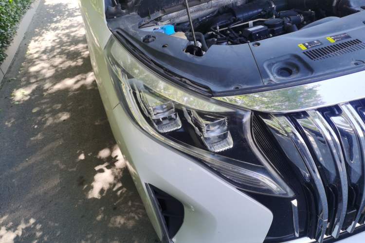 Used GAC Trumpchi M8 2021 Revised Version Lingxiu Series 390T Luxury Edition Right Front Headlight