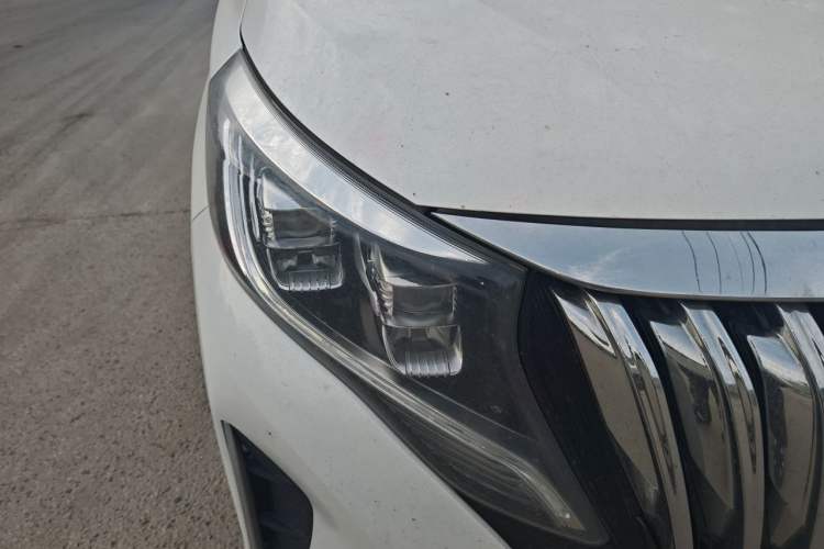 Used GAC Trumpchi M8 2021 Lingxiu Series 390T Ultimate Edition Right Front Headlight