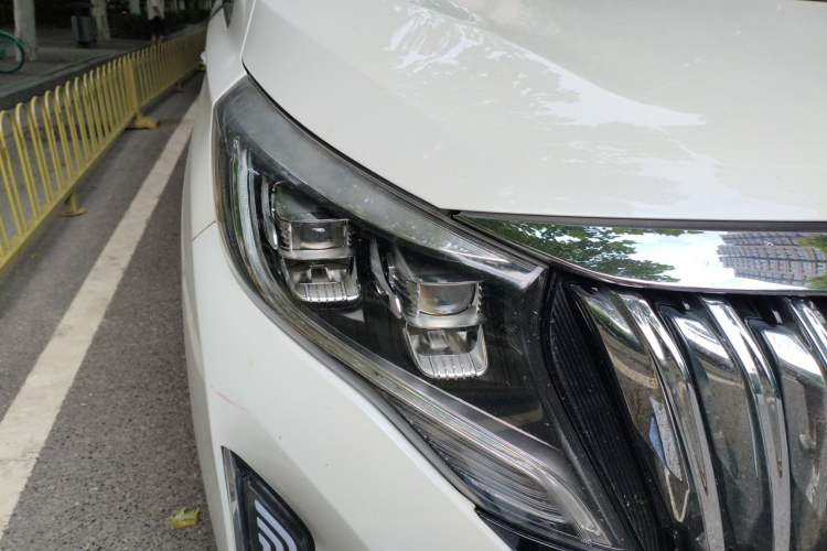 Used GAC Trumpchi M8 2021 Lingxiu Series 390T Ultimate Edition Right Front Headlight