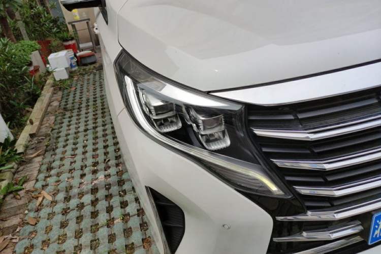 Used GAC Trumpchi M8 2021 Lingxiu Series 390T Ultimate Edition Right Front Headlight