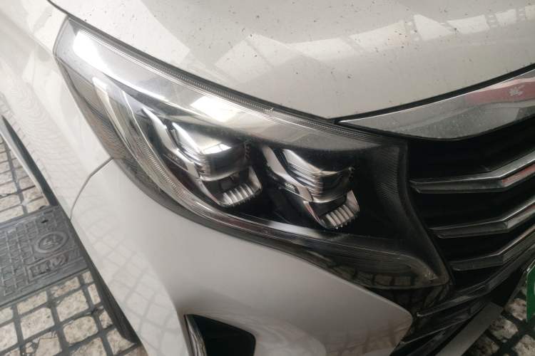 Used GAC Trumpchi M8 2021 Lingxiu Series 390T Luxury Edition Right Front Headlight