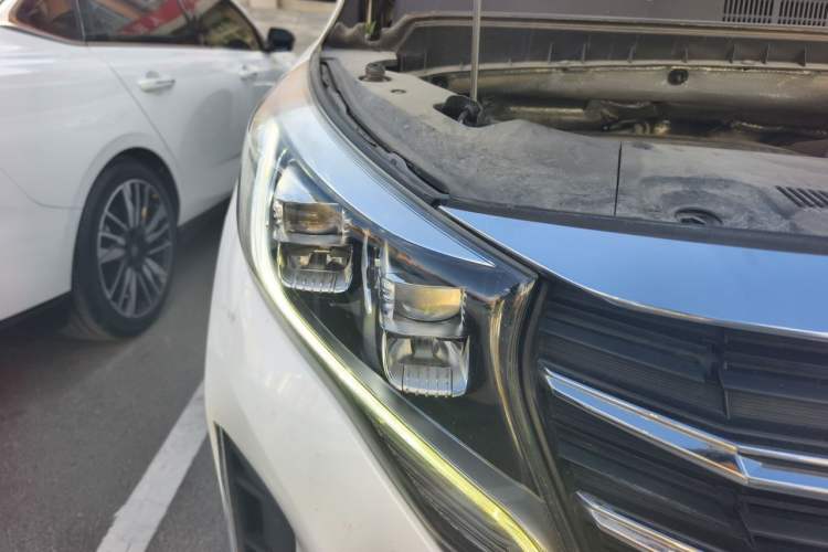 Used GAC Trumpchi M8 2021 Lingxiu Series 390T Deluxe Edition Right Front Headlight