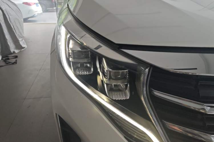 Used GAC Trumpchi M8 2021 Lingxiu Series 390T Ultimate Edition Right Front Headlight