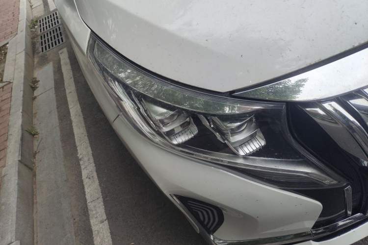 Used GAC Trumpchi M8 2021 Lingxiu Series 390T Deluxe Edition Right Front Headlight