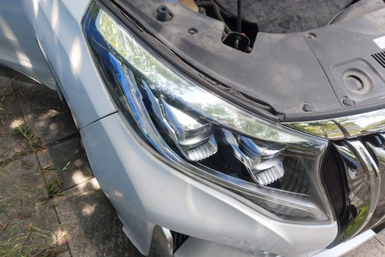 Used GAC Trumpchi M8 2021 Master Series 390T Ultimate Edition Right Front Headlight