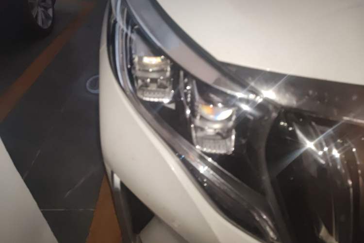 Used GAC Trumpchi M8 2021 Master Series 390T Ultimate Edition Right Front Headlight