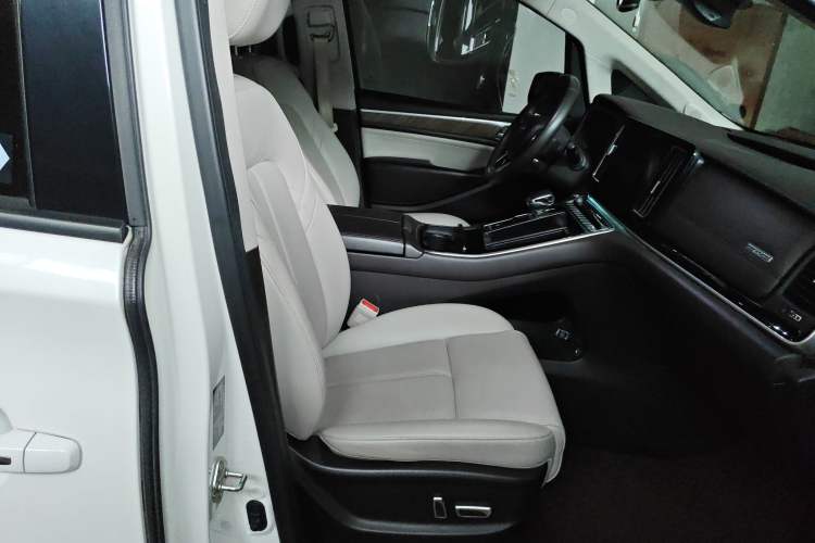 Used GAC Trumpchi M8 2021 Master Series 390T Ultimate Edition Right Front Seat