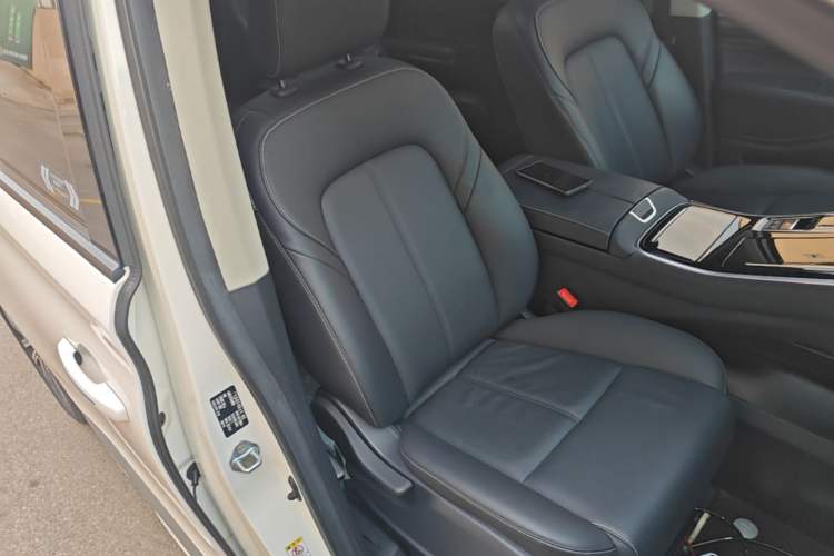 Used GAC Trumpchi M8 2021 Lingxiu Series 390T Deluxe Edition Right Front Seat