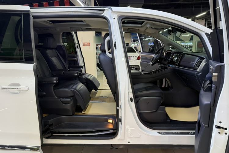 Used GAC Trumpchi M8 2021 Lingxiu Series 390T Deluxe Edition Right Front Seat