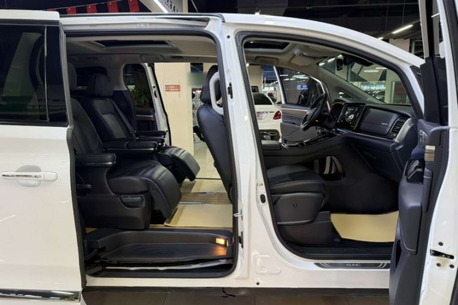 Used GAC Trumpchi M8 2021 Lingxiu Series 390T Deluxe Edition Right Front Seat