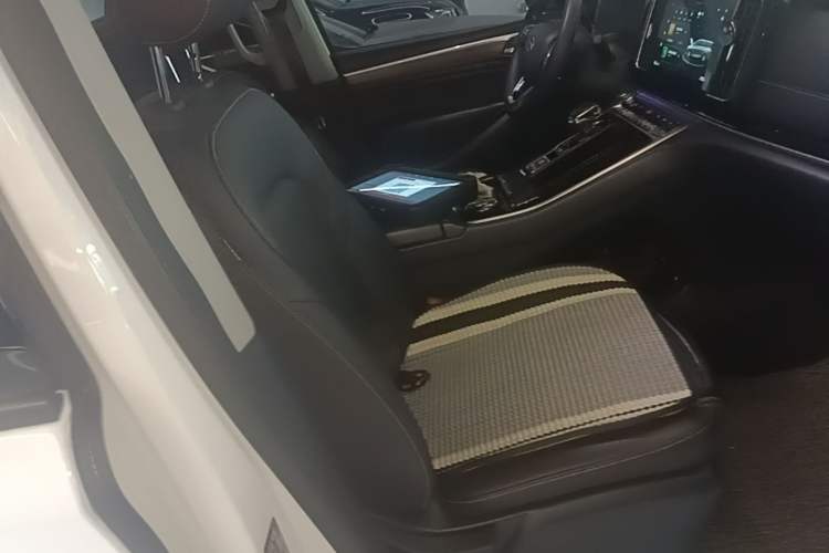 Used GAC Trumpchi M8 2021 Lingxiu Series 390T Deluxe Edition Right Front Seat