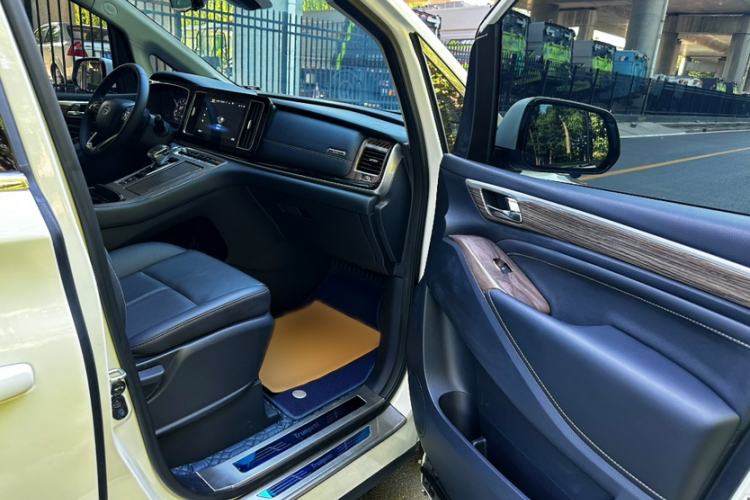 Used GAC Trumpchi M8 2021 Master Series 390T Prestige Edition Right Front Seat
