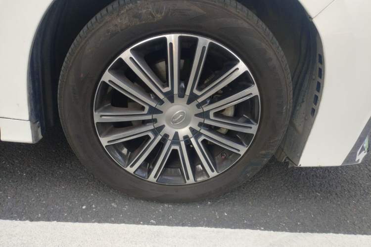 Used GAC Trumpchi M8 2021 Lingxiu Series 390T Deluxe Edition Right Front Wheel Hub