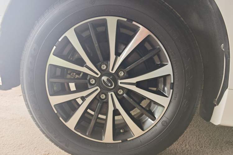 Used GAC Trumpchi M8 2021 Revised Version Lingxiu Series 390T Luxury Edition Right Front Wheel Hub