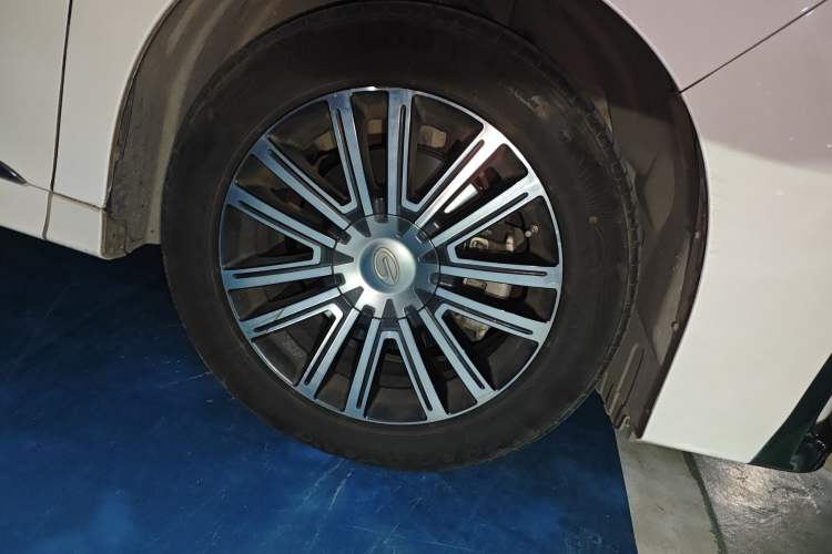 Used GAC Trumpchi M8 2021 Lingxiu Series 390T Ultimate Edition Right Front Wheel Hub