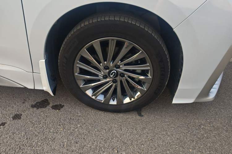 Used GAC Trumpchi M8 2021 Master Series 390T Ultimate Edition Right Front Wheel Hub