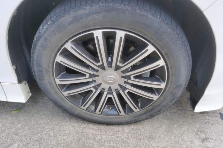Used GAC Trumpchi M8 2021 Master Series 390T Prestige Edition Right Front Wheel Hub