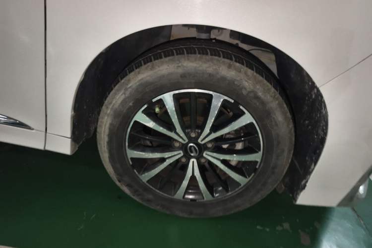 Used GAC Trumpchi M8 2021 Revised Version Lingxiu Series 390T Luxury Edition Right Front Wheel Hub
