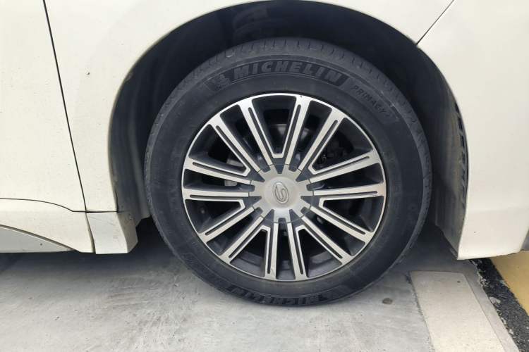 Used GAC Trumpchi M8 2021 Master Series 390T Prestige Edition Right Front Wheel Hub