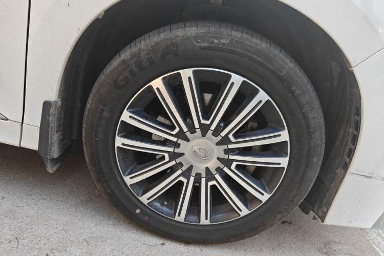 Used GAC Trumpchi M8 2021 Lingxiu Series 390T Deluxe Edition Right Front Wheel Hub