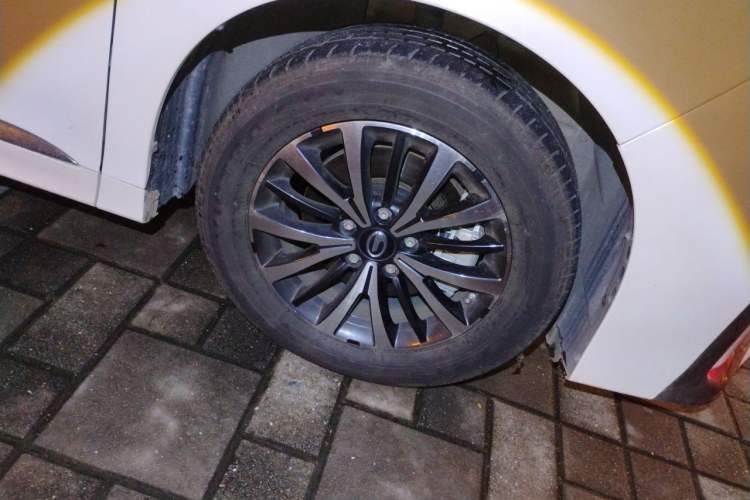 Used GAC Trumpchi M8 2021 Lingxiu Series 390T Luxury Edition Right Front Wheel Hub