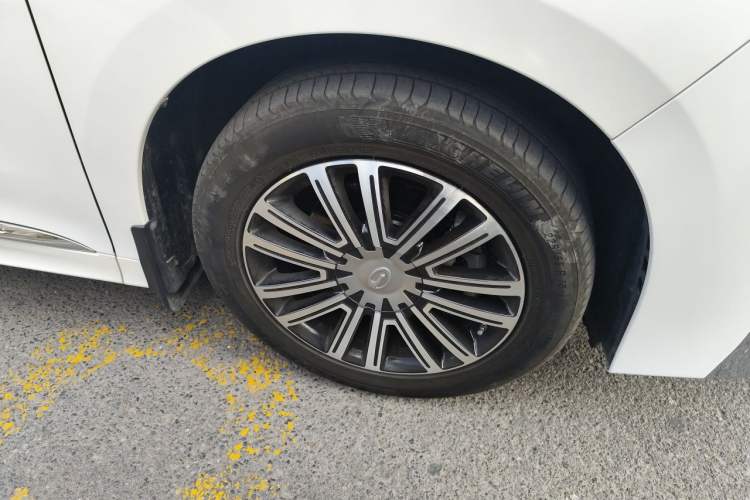 Used GAC Trumpchi M8 2021 Lingxiu Series 390T Ultimate Edition Right Front Wheel Hub