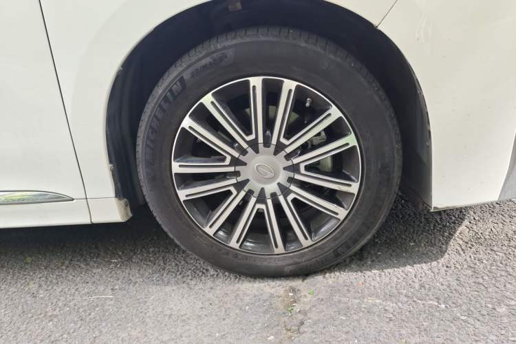 Used GAC Trumpchi M8 2021 Lingxiu Series 390T Ultimate Edition Right Front Wheel Hub