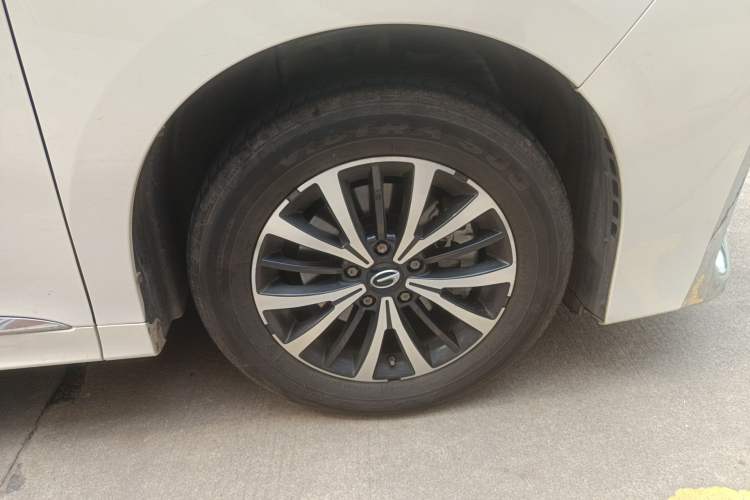 Used GAC Trumpchi M8 2021 Lingxiu Series 390T Luxury Edition Right Front Wheel Hub