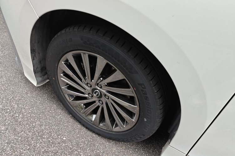 Used GAC Trumpchi M8 2021 Master Series 390T Ultimate Edition Right Front Wheel Hub