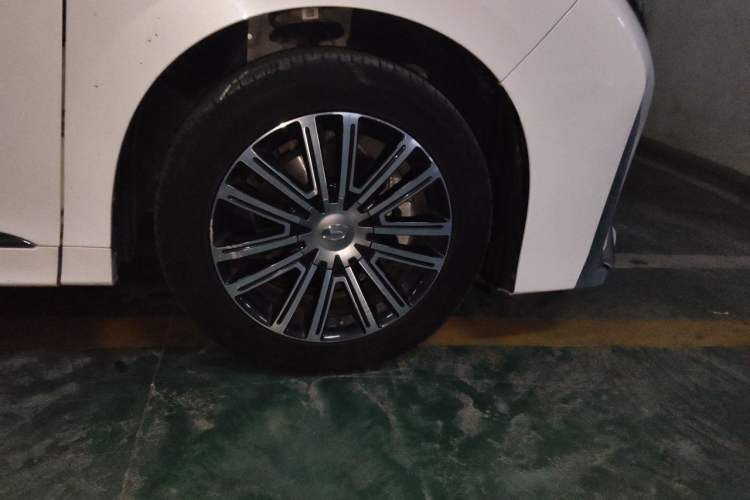 Used GAC Trumpchi M8 2021 Lingxiu Series 390T Deluxe Edition Right Front Wheel Hub