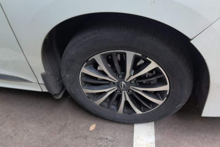 Used GAC Trumpchi M8 2021 Lingxiu Series 390T Deluxe Edition Right Front Wheel Hub
